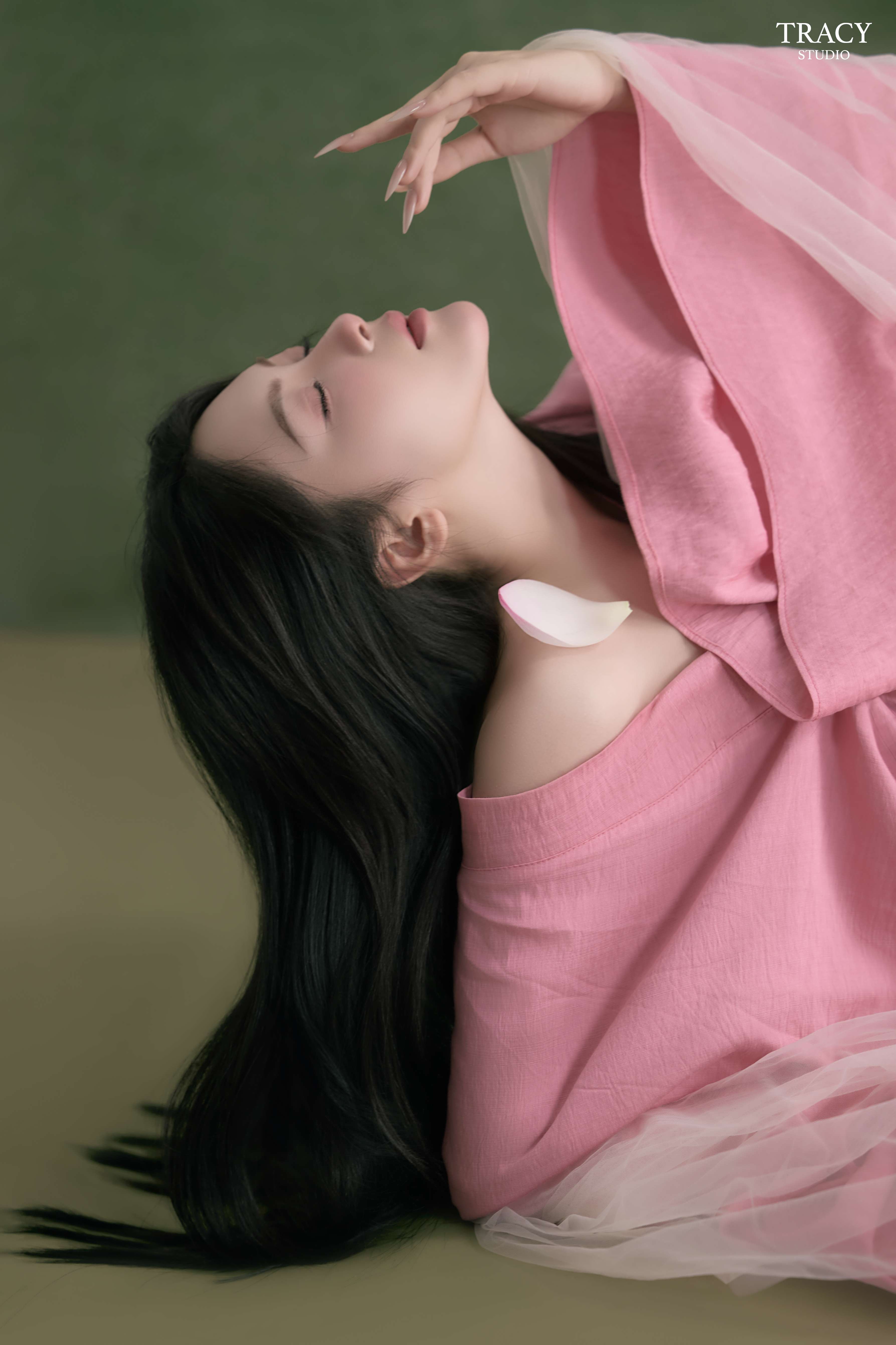 frontend/img/gallery/concept-sen/tracy-studio-chup-concept-sen-hang (3).jpg